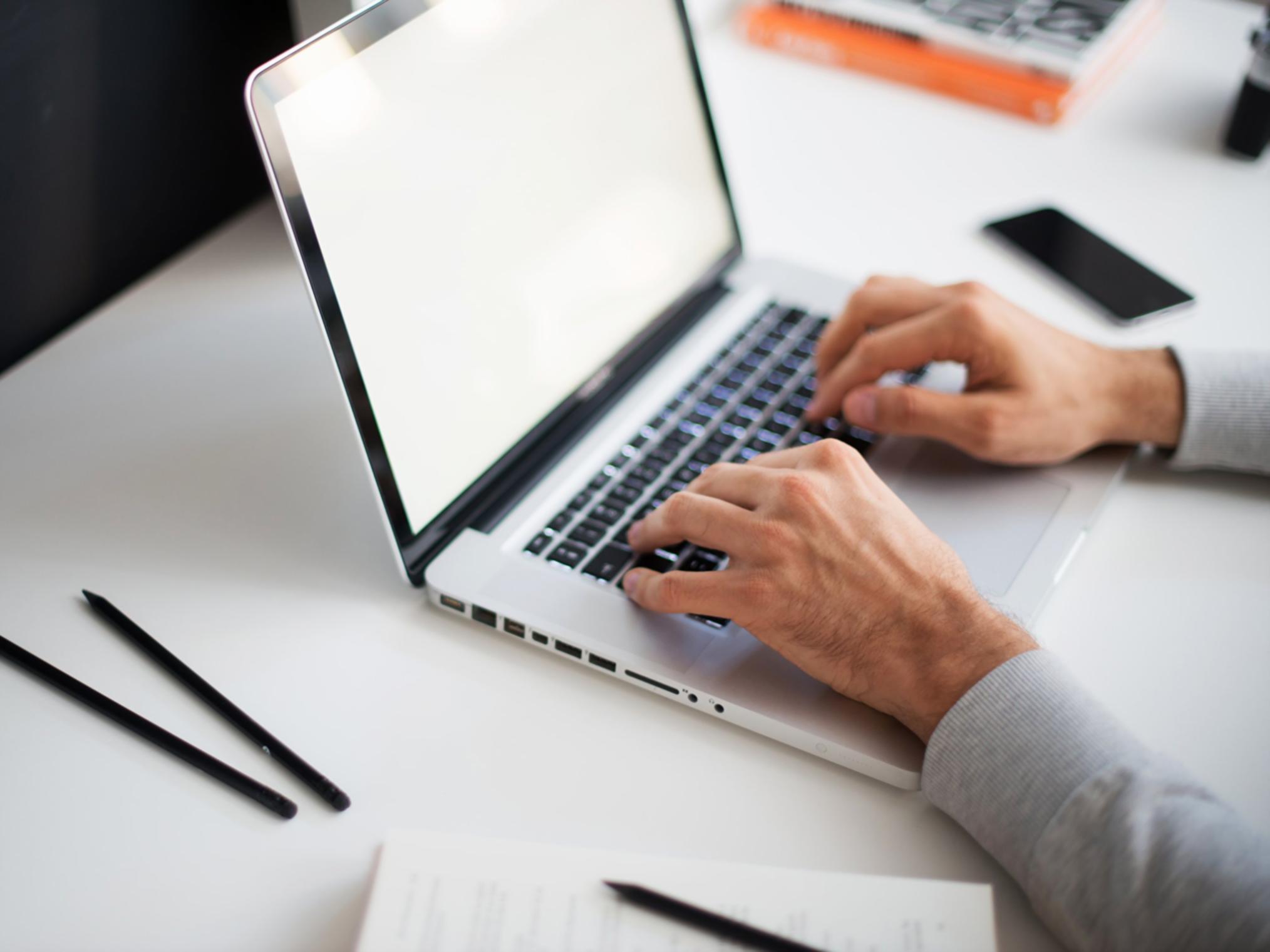 Ilustracja procesu edukacyjnego online